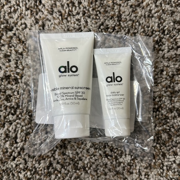 NWT ALO Yoga Clean Sun SPF Duo Mineral Sunscreen & Face Moisturizer Set - Picture 6 of 7